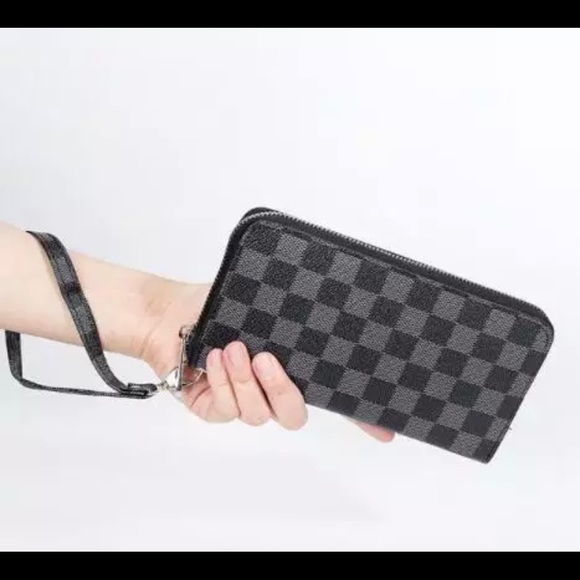 Checkered Black and Grey Zip Wallet Wristlet Clutch - Picture 1 of 5
